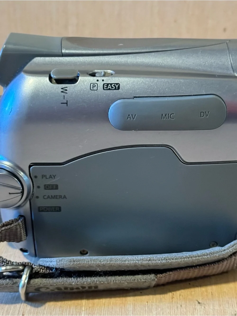 Canon ZR500 Digital Camcorder “UNTESTED”No-Charger Read Info/Description Below!